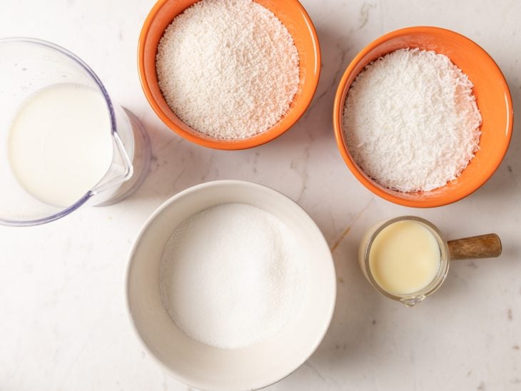 ingredientes para cuscuz de tapioca doce.