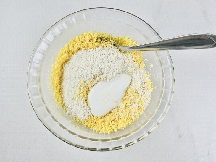 Ingredientes adicionados na tigela.