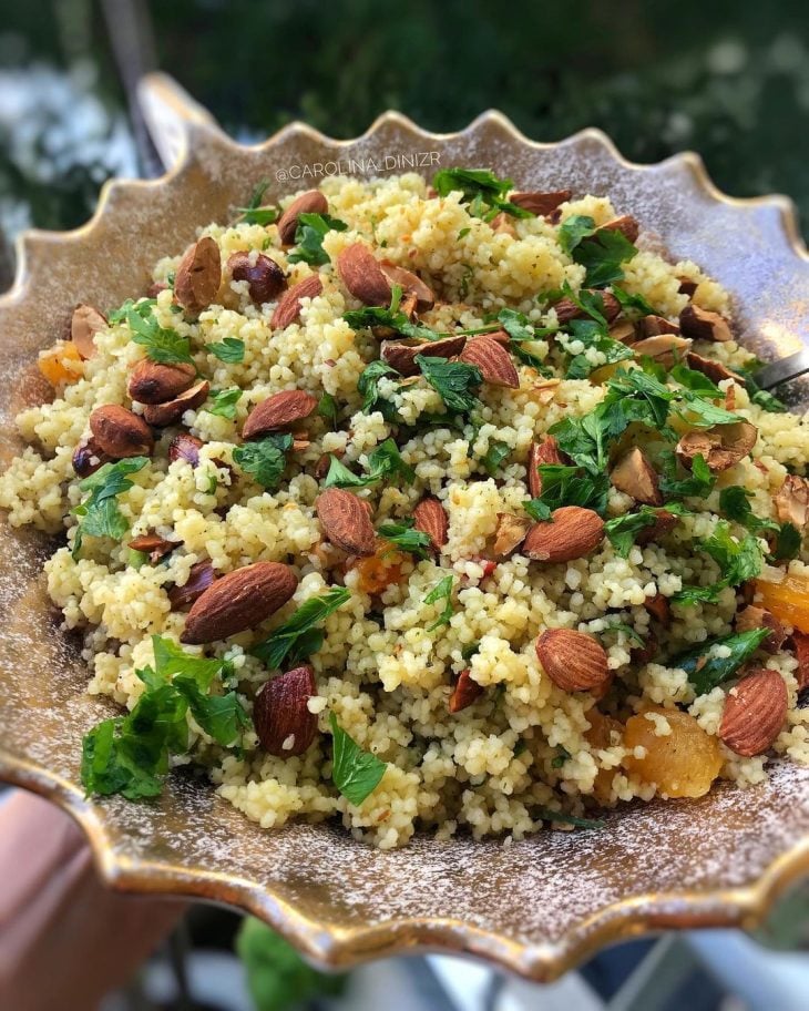 Cuscuz marroquino com amêndoas e damasco