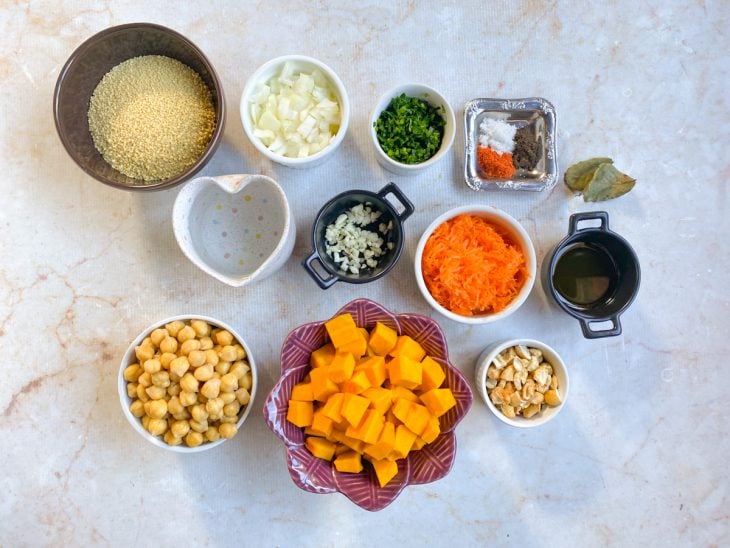 Ingredientes da receita sobre a bancada.