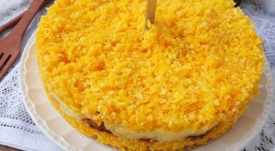 Cuscuz recheado com banana-da-terra e queijo coalho