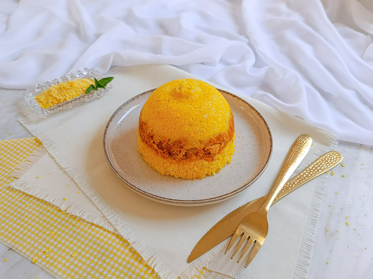 Cuscuz recheado com frango