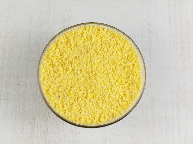 Restante da massa de flocão colocada por cima.