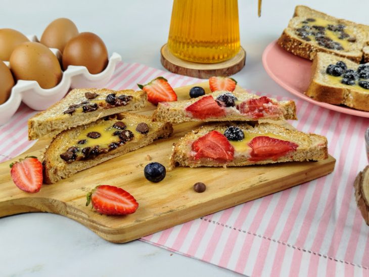 Custard toast pronta para consumo.