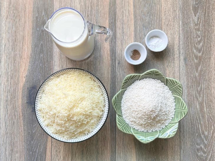 Uma bancada com os ingredientes.