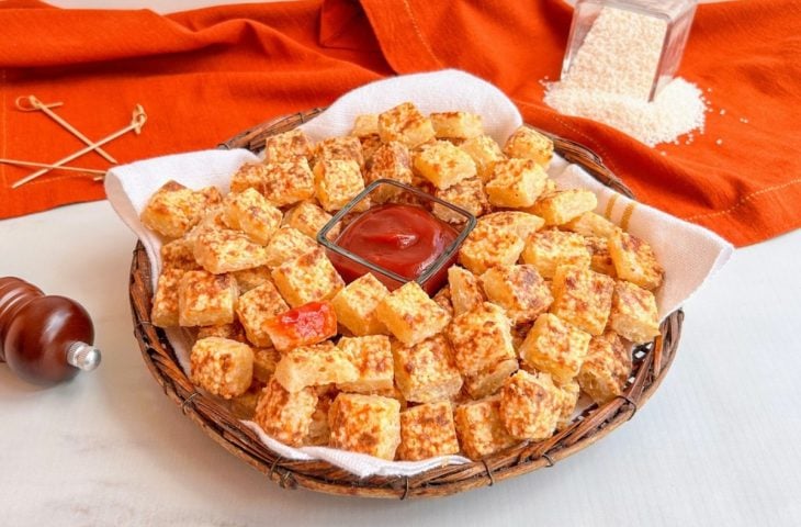 Dadinho de tapioca assado