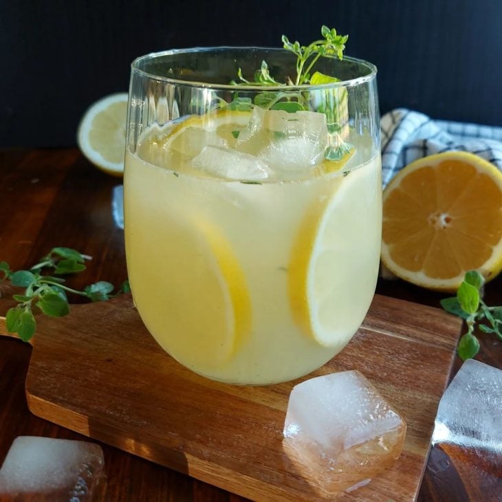 Daiquiri de limão e orégano