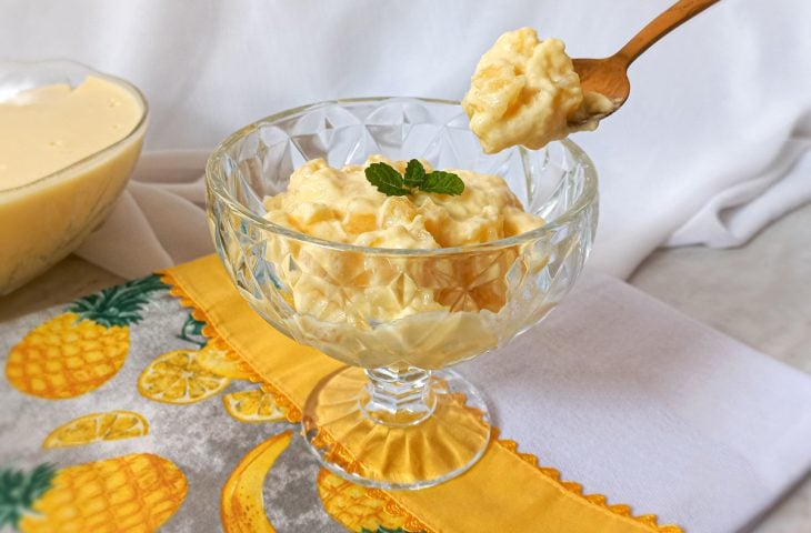 Delícia de abacaxi com gelatina