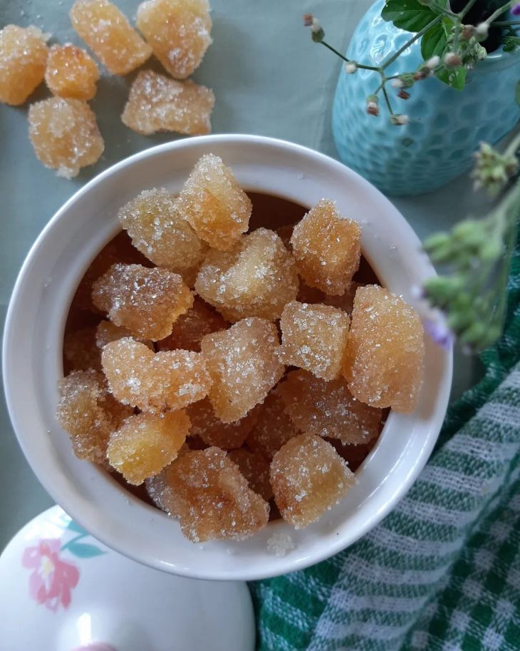 Doce de abacaxi cristalizado