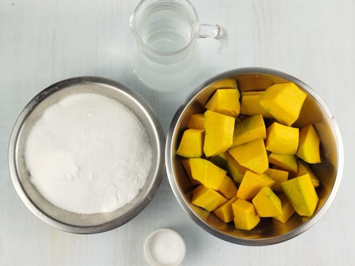 Ingredientes separados sobre a