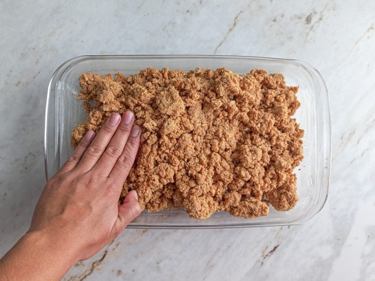 doce de amendoim transferido para refratário.