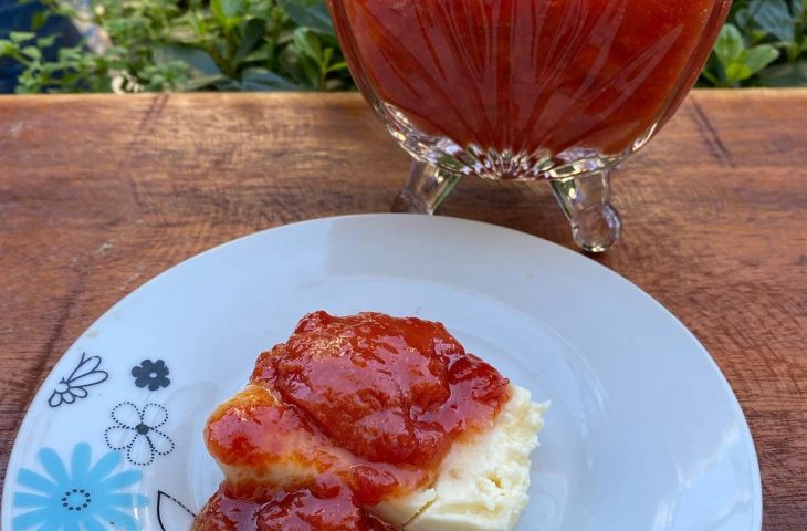 Doce de goiaba em calda (calda de goiabada)