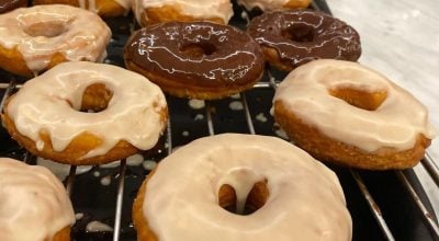 Donuts com calda de limão