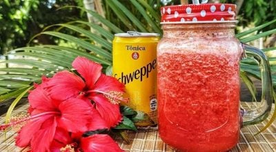 Drink de carambola e framboesa sem álcool