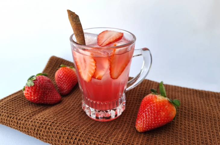 Drink de morango e canela com Jurupinga