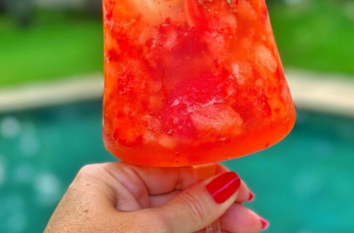 Drink de morango e guaraná sem álcool