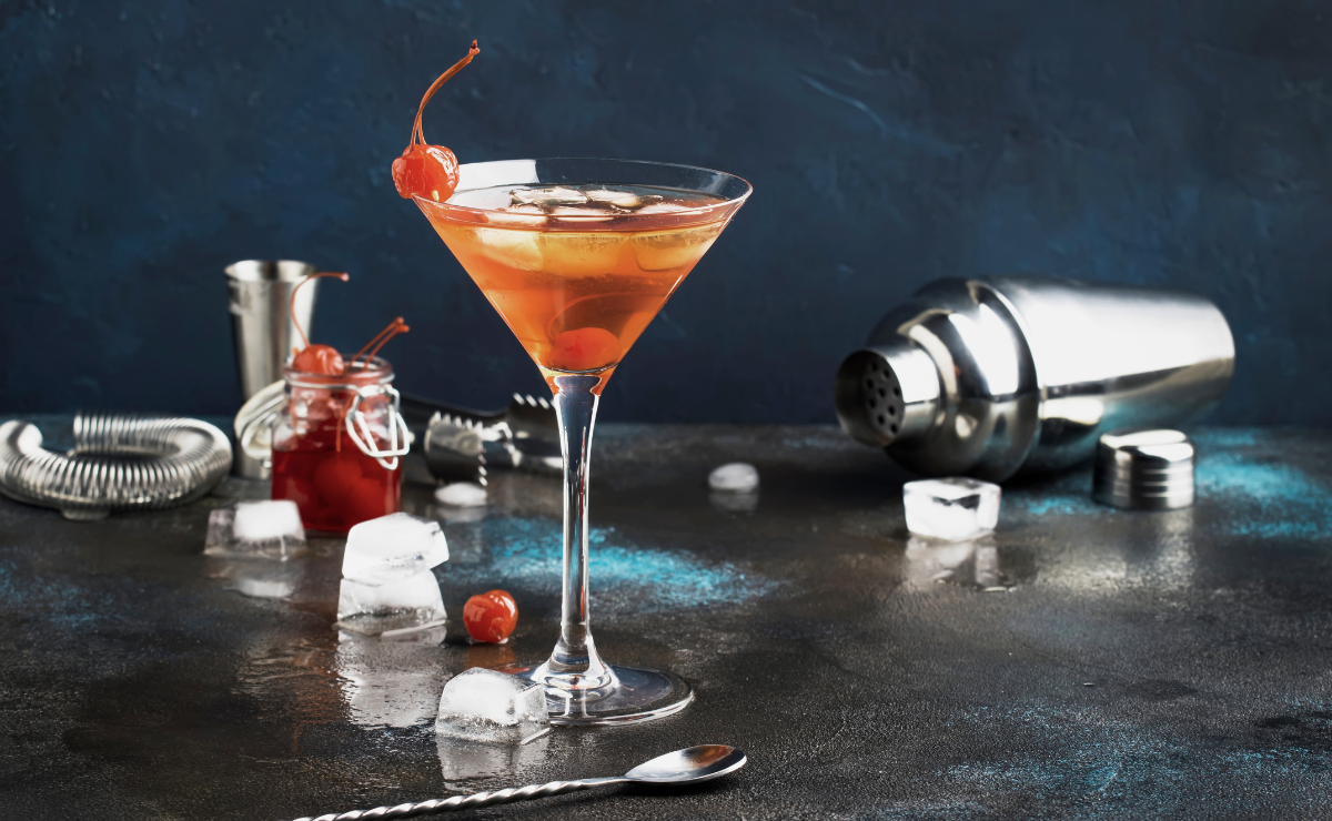 7 receitas de drink Manhattan para uma bebida digna de filmes