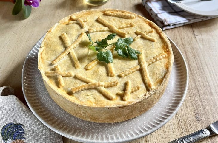 Empadão de frango com requeijão