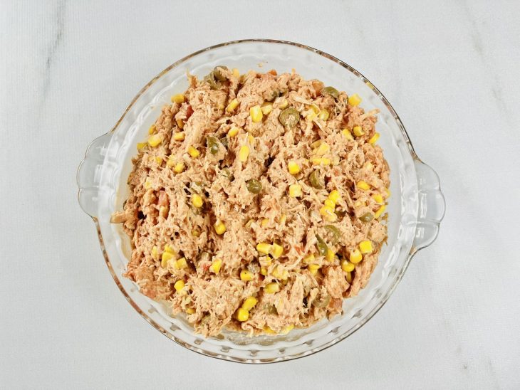 Recheio misturado na tigela.