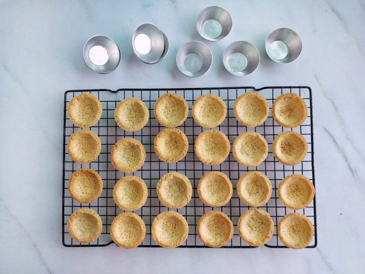 Massas desenformadas.