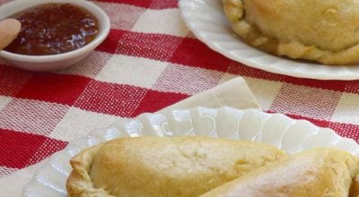 Empanadas com cebola caramelizada