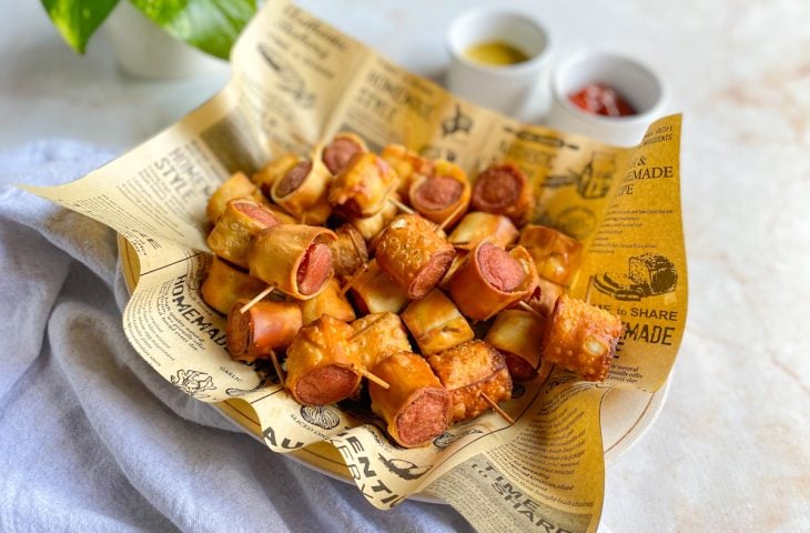 Enroladinho de salsicha com massa de pastel