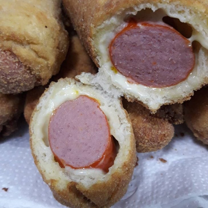 Enroladinho de salsicha com pão de forma