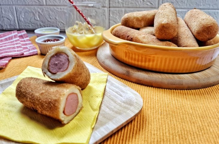 Enroladinho de salsicha fácil e rápido