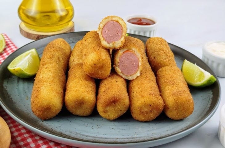 Enroladinho de salsicha simples