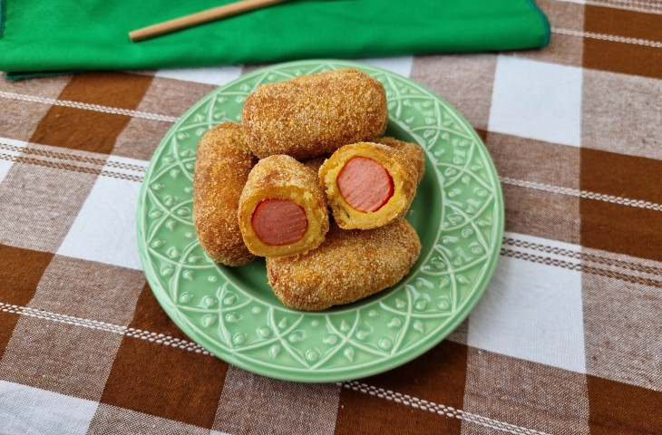 Receita de Enroladinho frito de salsicha delicioso