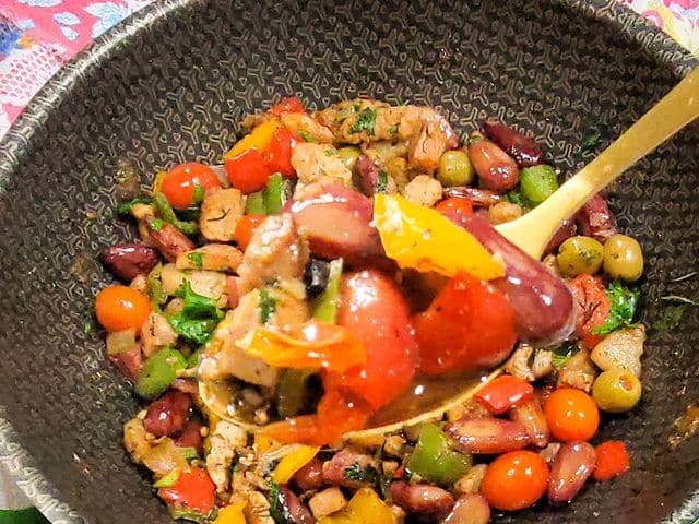 Entrevero de pinhão com lombo e bacon