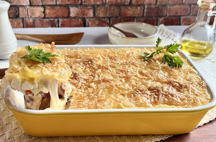 Escondidinho de aipim com carne seca