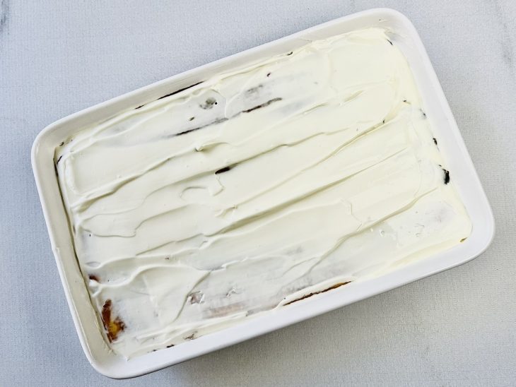 camada de requeijão cremoso no recheio do escondidinho.