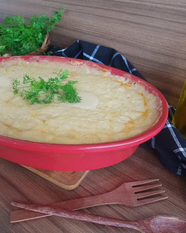 Escondidinho de camarão com aipim