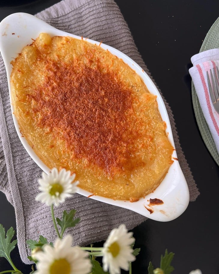 Escondidinho de carne-seca e requeijão