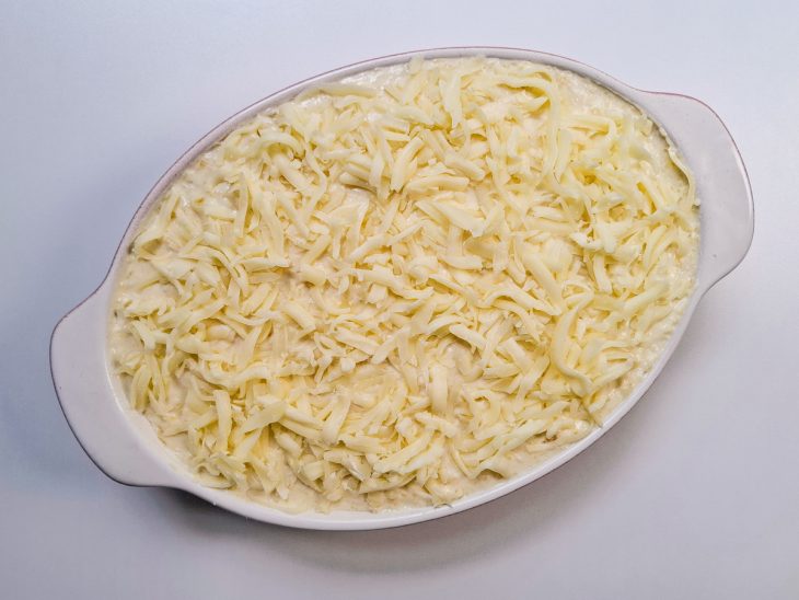 Escondidinho montado, pronto para ir ao forno.