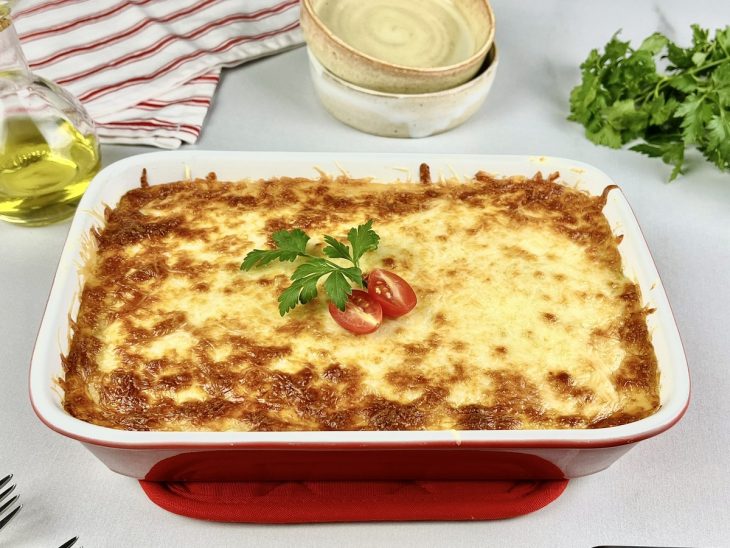 Escondidinho de mandioca com carne.