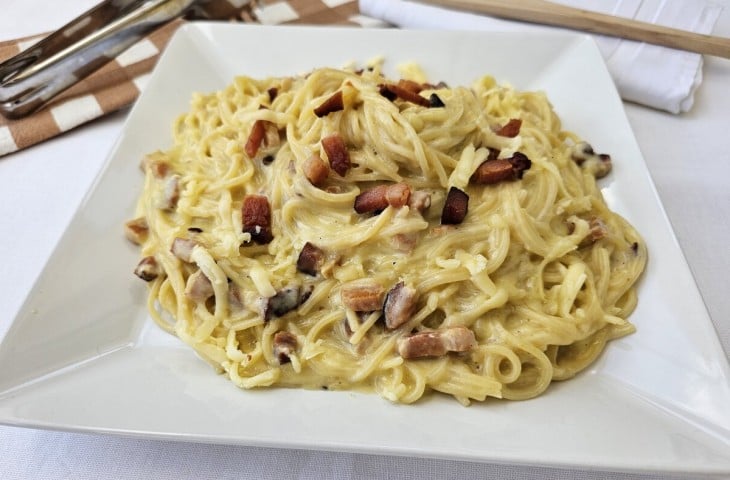 Espaguete à carbonara