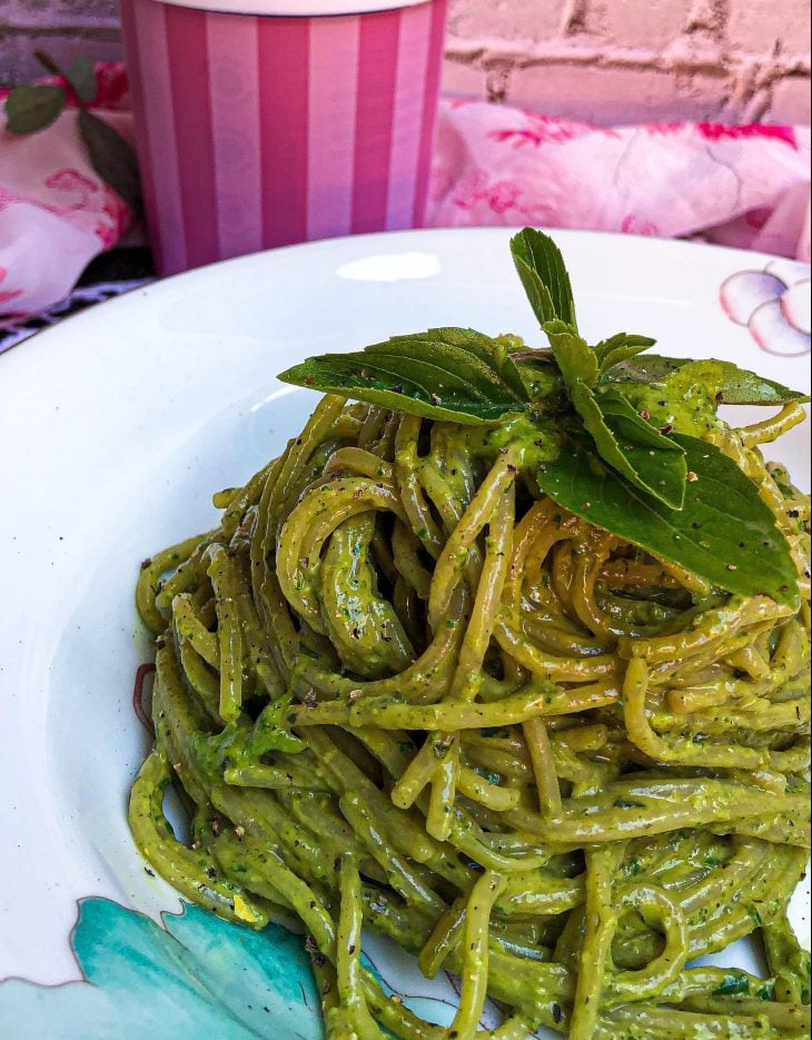 Espaguete ao pesto vegano