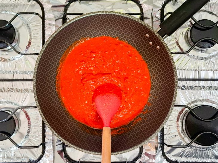Passata adicionada na frigideira.