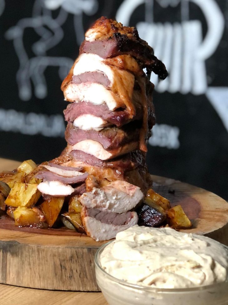 Espeto de frango e carne
