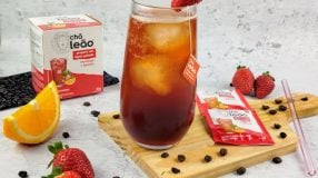 Espresso tônica com morango e laranja