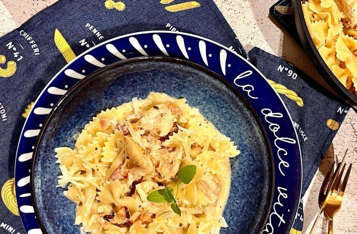 Farfalle ao molho de frango