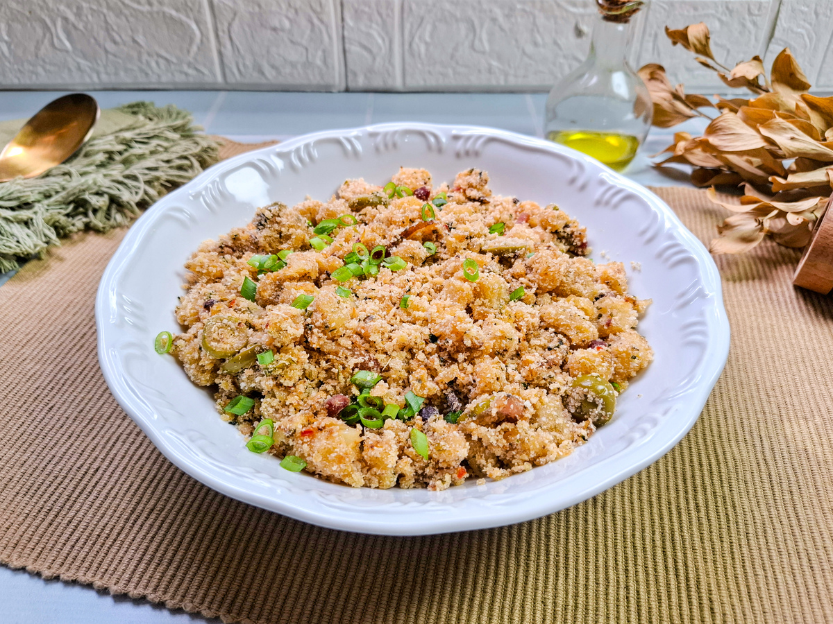 Farofa de abacaxi com bacon