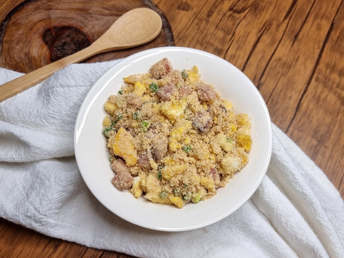 Farofa de bacon com ovo fácil