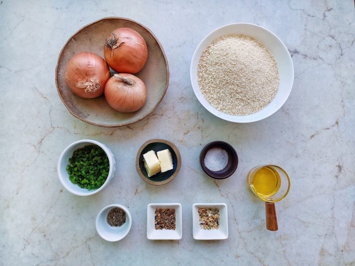 Ingredientes reunidos na bancada.