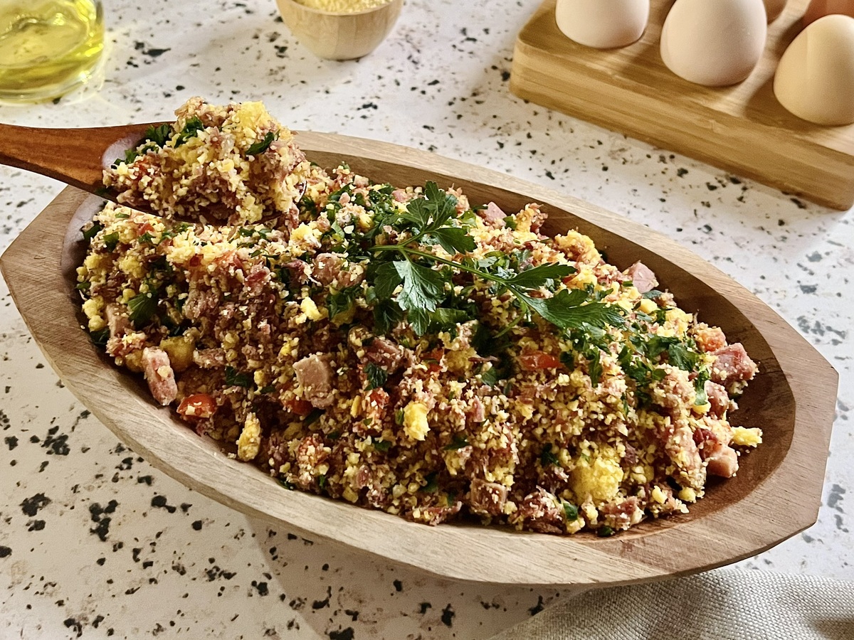 Farofa de cuscuz com bacon