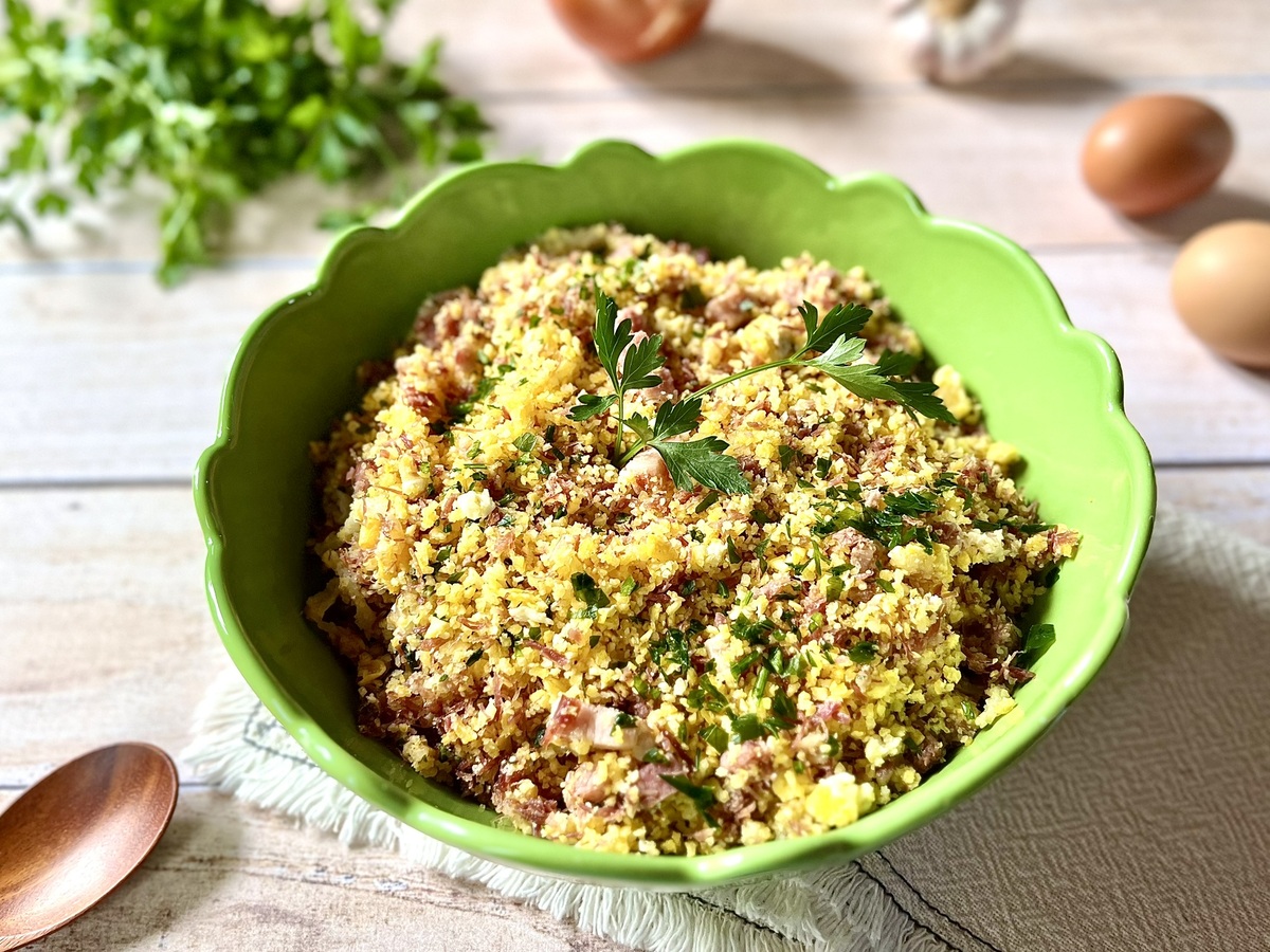 Farofa de cuscuz com ovo