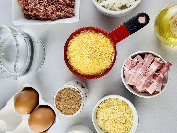 Ingredientes separados sobre a bancada.