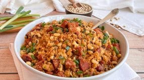 Farofa de feijão-fradinho e bacon
